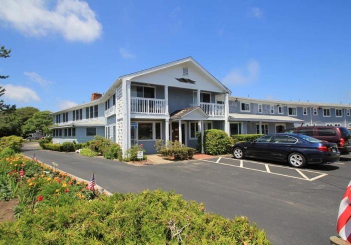 Village Green Motel Yarmouth Port エクステリア 写真
